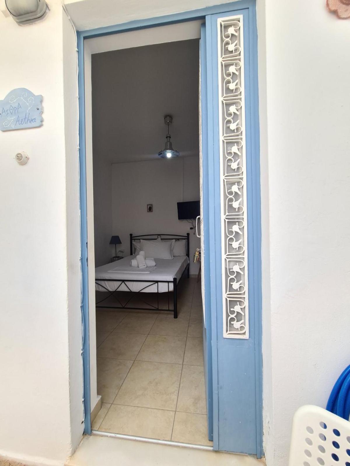 Aithra -Cosy Studio In Centre Of Poros Poros Town Exterior photo