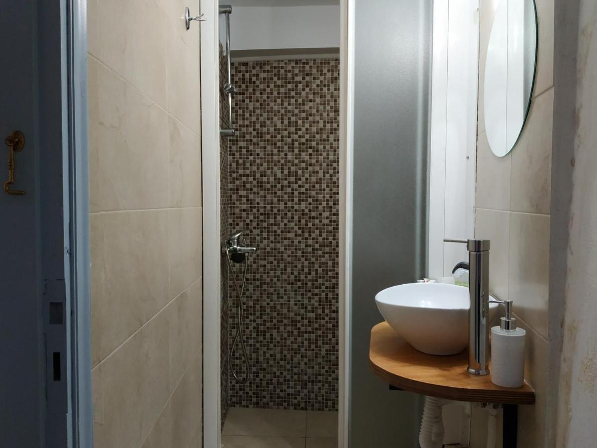 Aithra -Cosy Studio In Centre Of Poros Poros Town Exterior photo
